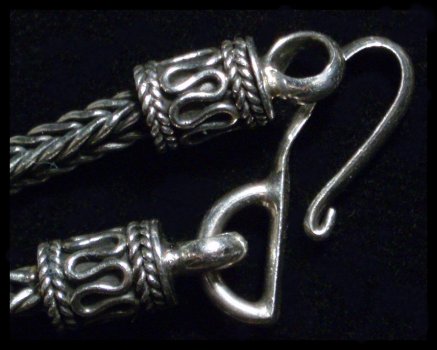 snake chain detail