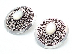 Suarti Mother of Pearl Clip-on Earrings