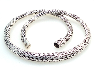 Suarti tapered oval tulang naga necklace