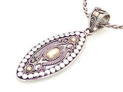 Suarti filigree pendant necklace