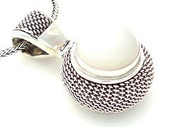 basket weave moonstone pendant