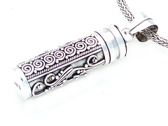 suarti filigree barrel locket pendant
